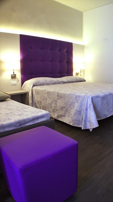 Hotel Sara Каорле Стая снимка