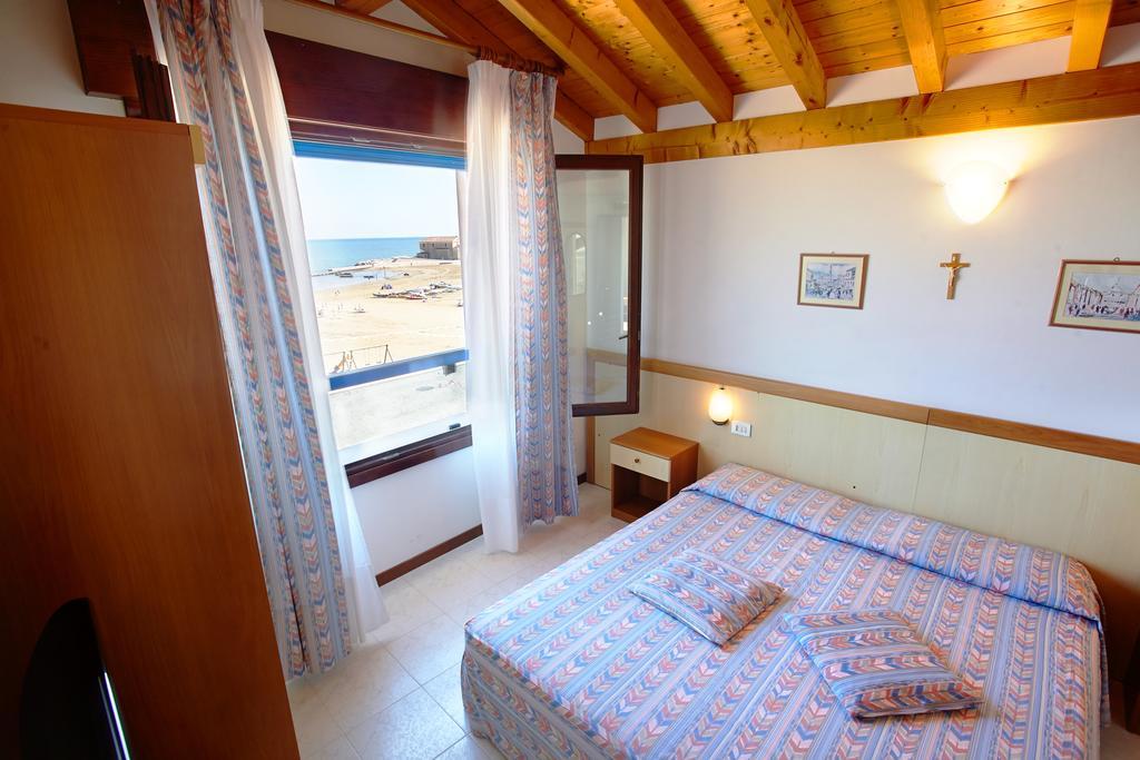 Hotel Sara Каорле Стая снимка