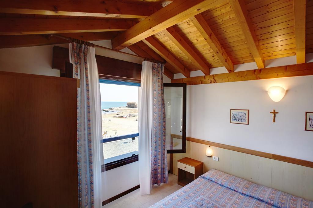 Hotel Sara Каорле Стая снимка