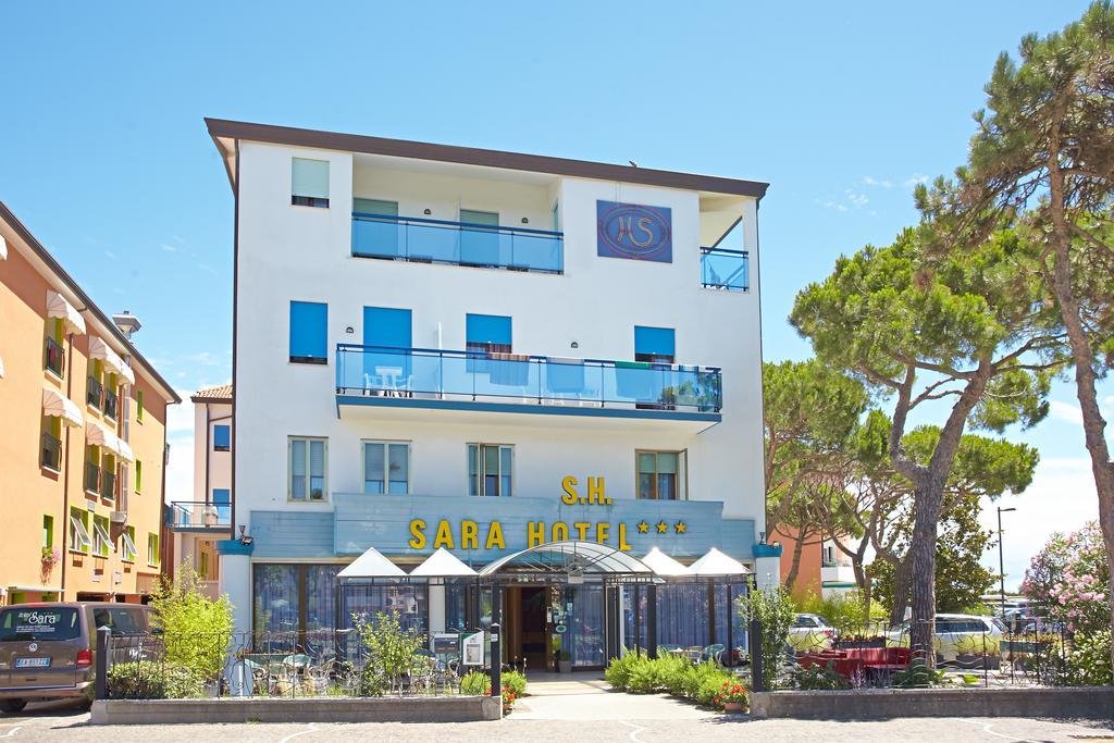 Hotel Sara Каорле Екстериор снимка