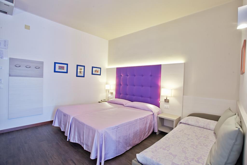 Hotel Sara Каорле Стая снимка