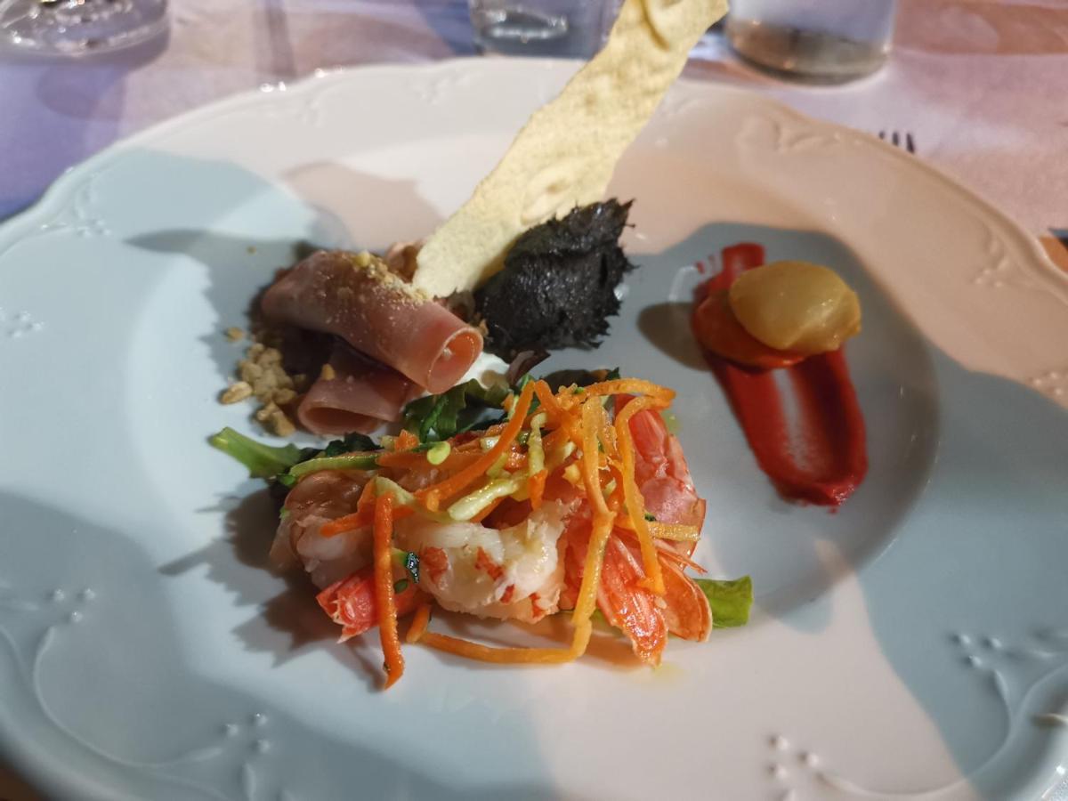 Hotel Sara Каорле Екстериор снимка