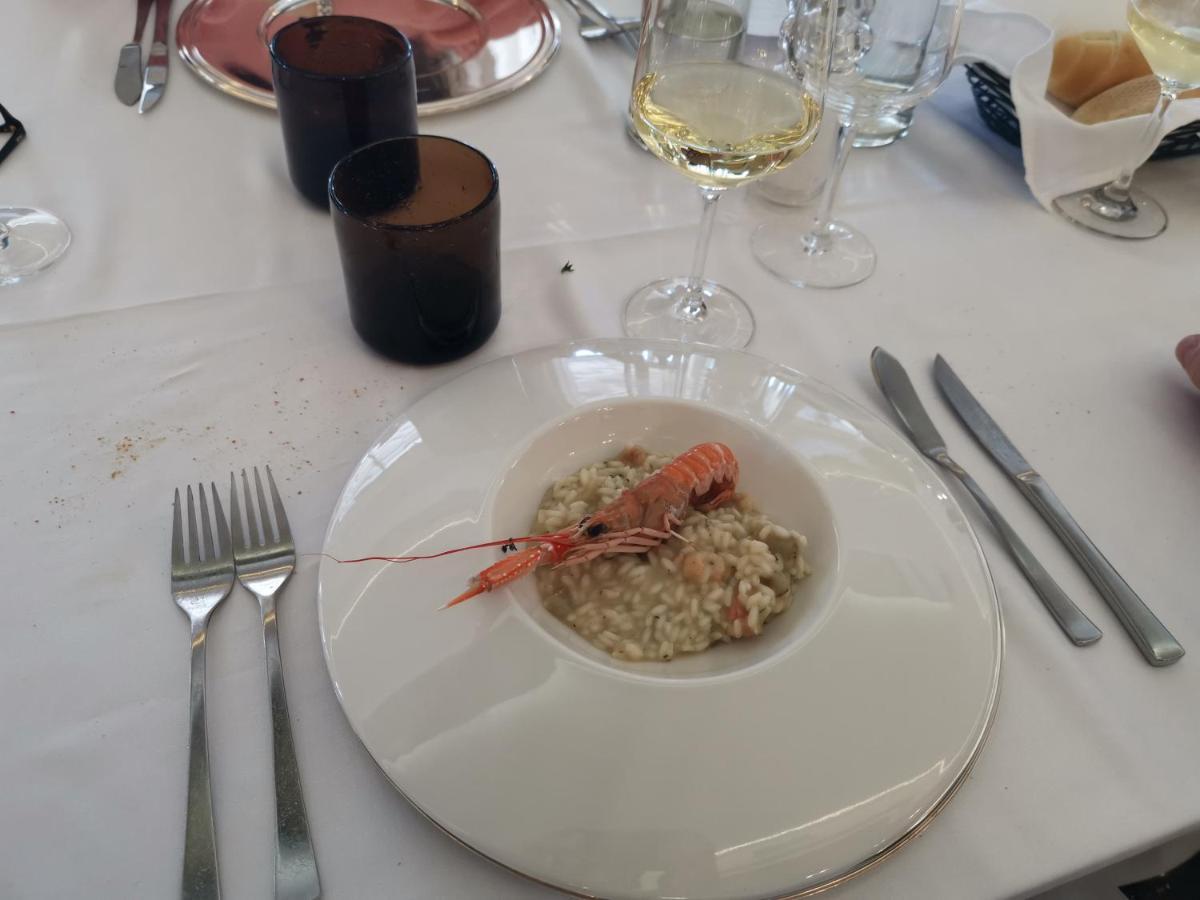 Hotel Sara Каорле Екстериор снимка
